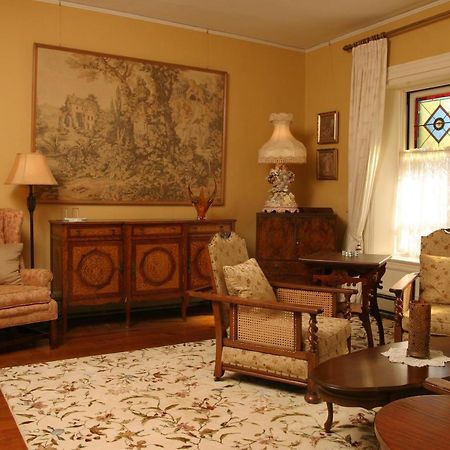 Grand Victorian Bed & Breakfast Ниагарски водопад Екстериор снимка