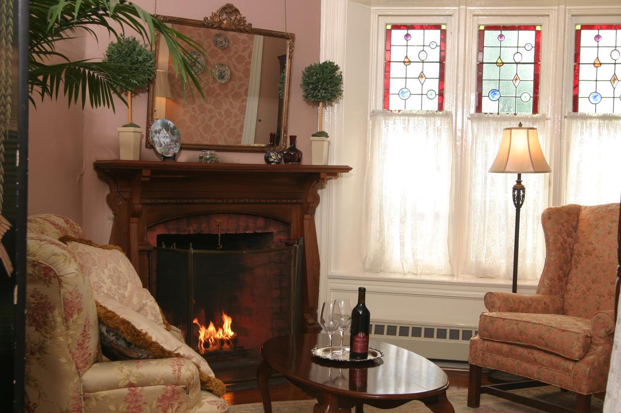 Grand Victorian Bed & Breakfast Ниагарски водопад Екстериор снимка