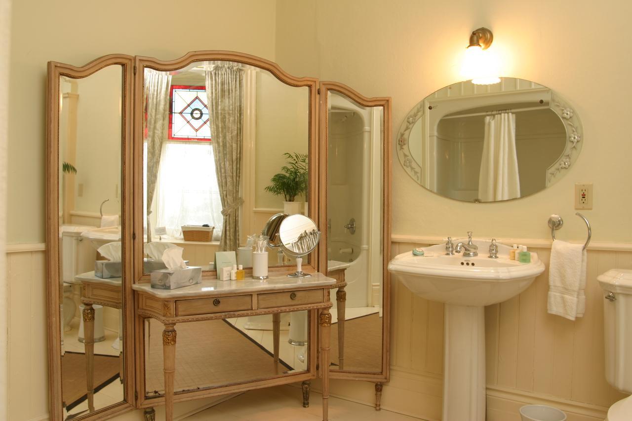 Grand Victorian Bed & Breakfast Ниагарски водопад Екстериор снимка